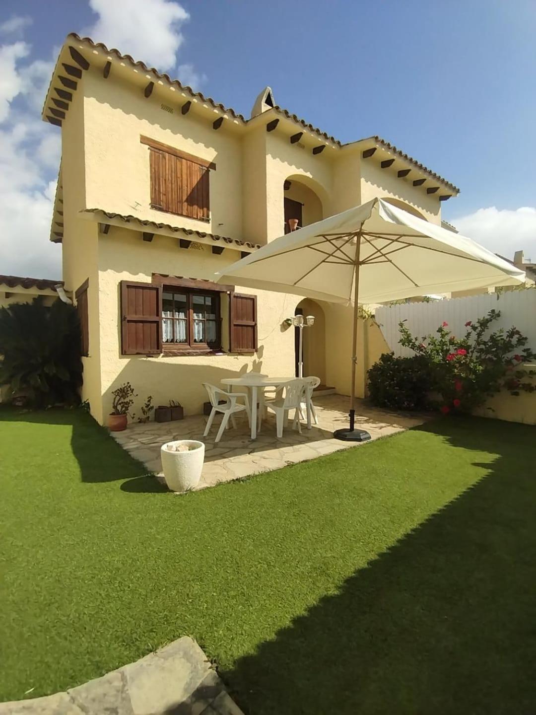 House With Pool / Garden / Bbq *